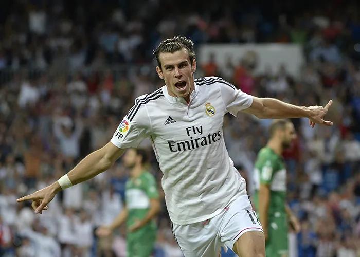 足球场激情战术,现役11人最强足球球员组成的阵容