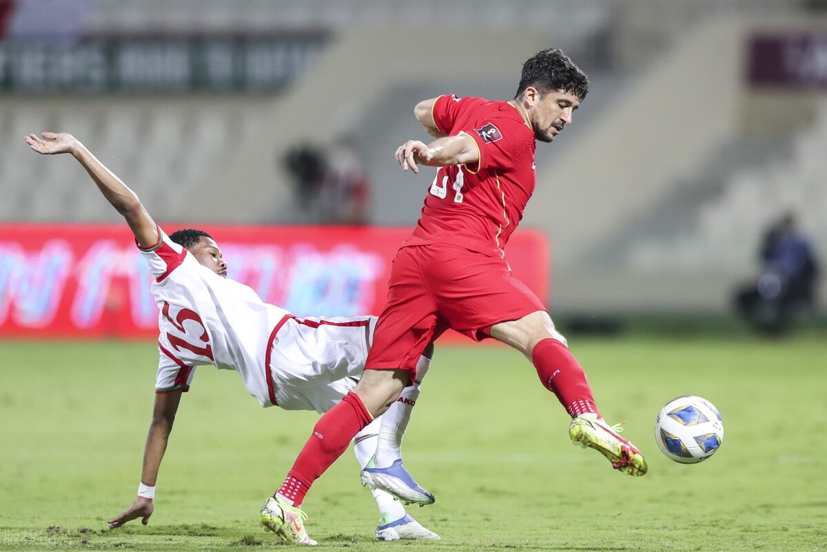 国足对阿曼洛国富下场视频,洛国富的绝杀