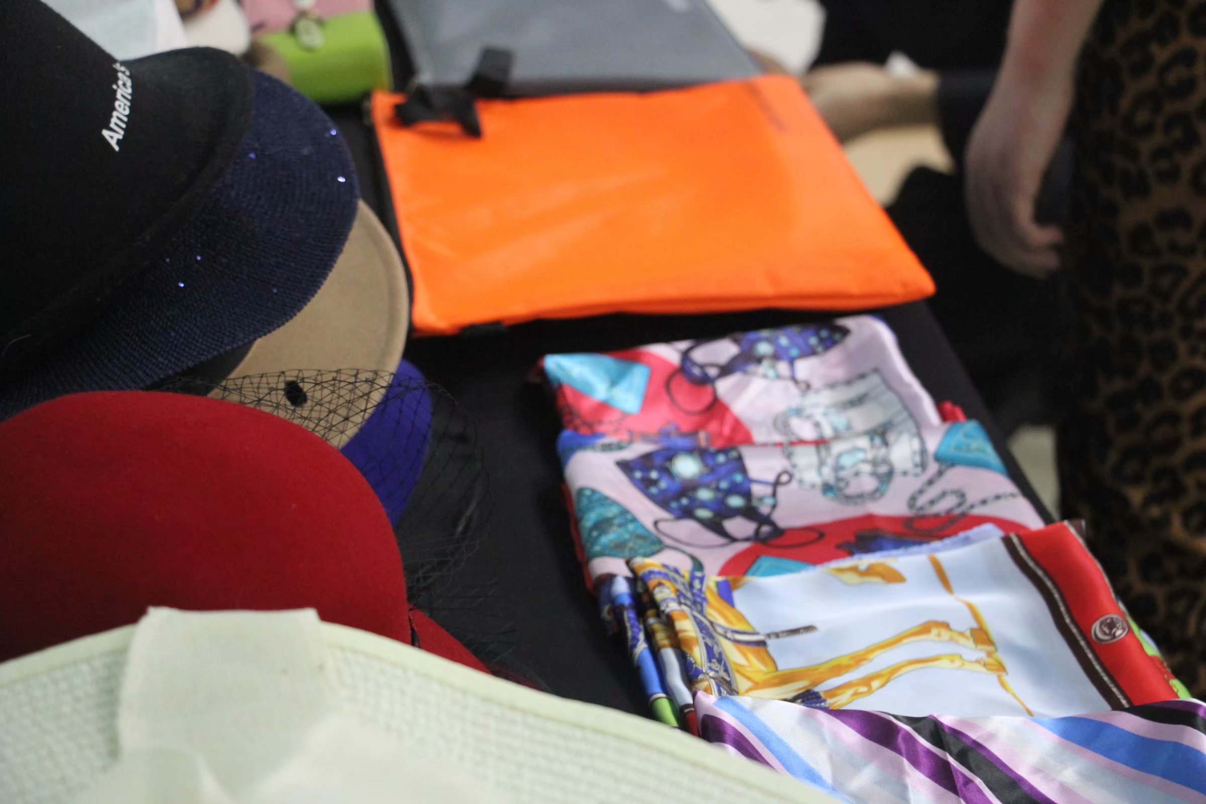 动漫服装色彩搭配,服装搭配师色彩教学