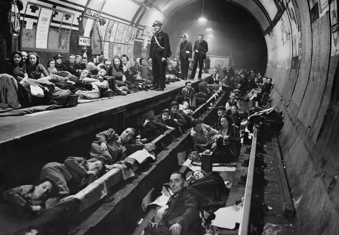 郑州地铁暴雨事件所存在的问题,为什么特大暴雨郑州地铁还在运行
