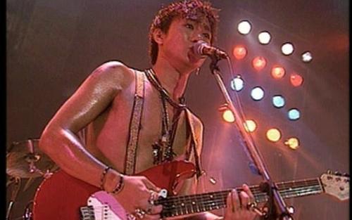 黄贯中手写信悼念黄家驹,黄贯中发微博悼念黄家驹