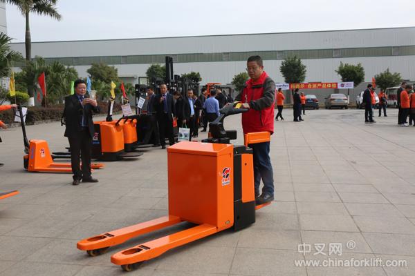 鐜涜タ灏旂數鍔ㄨ溅涓婃捣灞曚細,瀹夊窘鍚堟淳鐜涜タ灏旂數鍔ㄨ溅