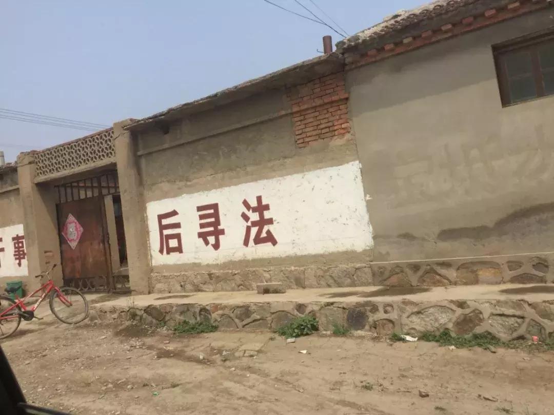 不是农民有宅基地证可以建房吗,不是农村人可以承包土地吗