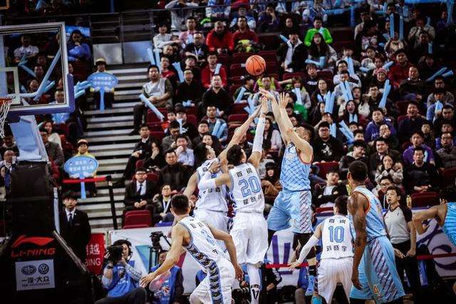 警惕CBA主场哨！*疆新**男篮辽宁男篮吃亏，险些影响比赛最终结果