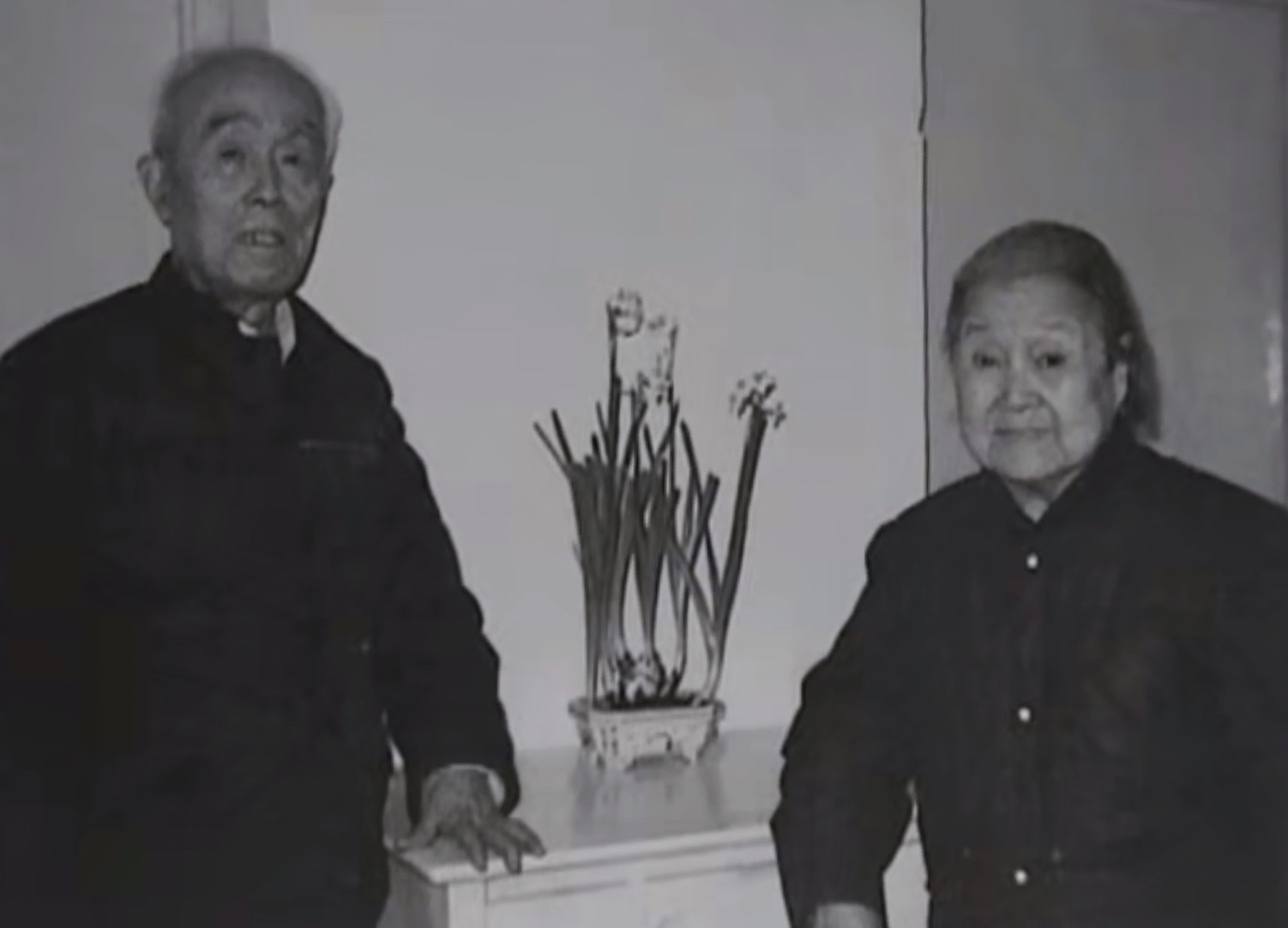 季羡林采访回顾五：变身宿舍看门人，偷偷用纸条译出三百万字