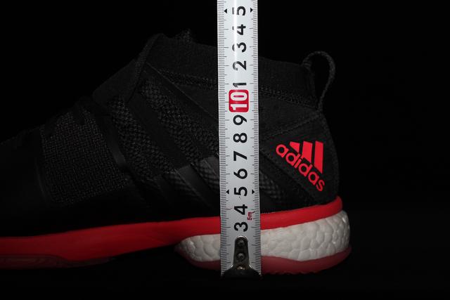 穿上就不想再脱的Q弹，阿迪达斯羽毛球鞋评测