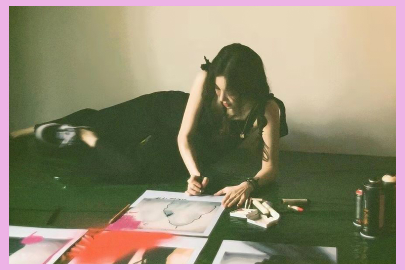 郑丽媛晒穿搭，小卷毛太吸睛，韩国小姐姐的夏天都是这么好看吗