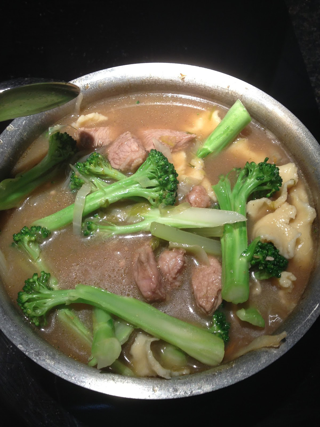 做疙瘩汤时怎么搅面疙瘩,做疙瘩汤怎么防止糊锅