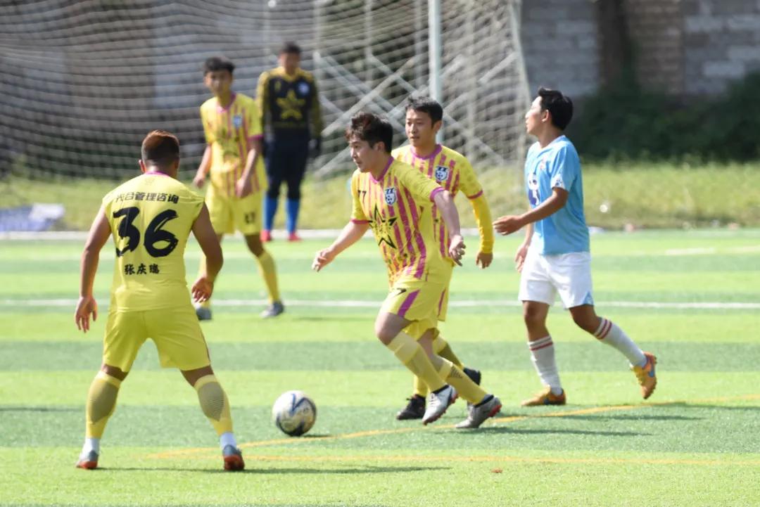 她想@所有人：“明年某日，请务必来捧我的100场！”