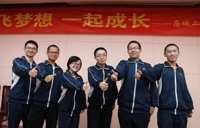 重庆三大高颜值高校,重庆最牛的10所中学排名