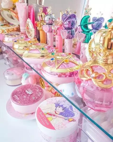 美少女战士联名彩妆，代表月亮来圈钱啦