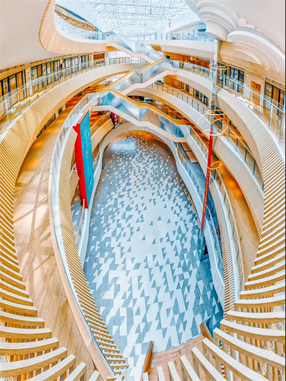 新的商圈开业老商圈该怎么生存,半旧的商业街怎么转型