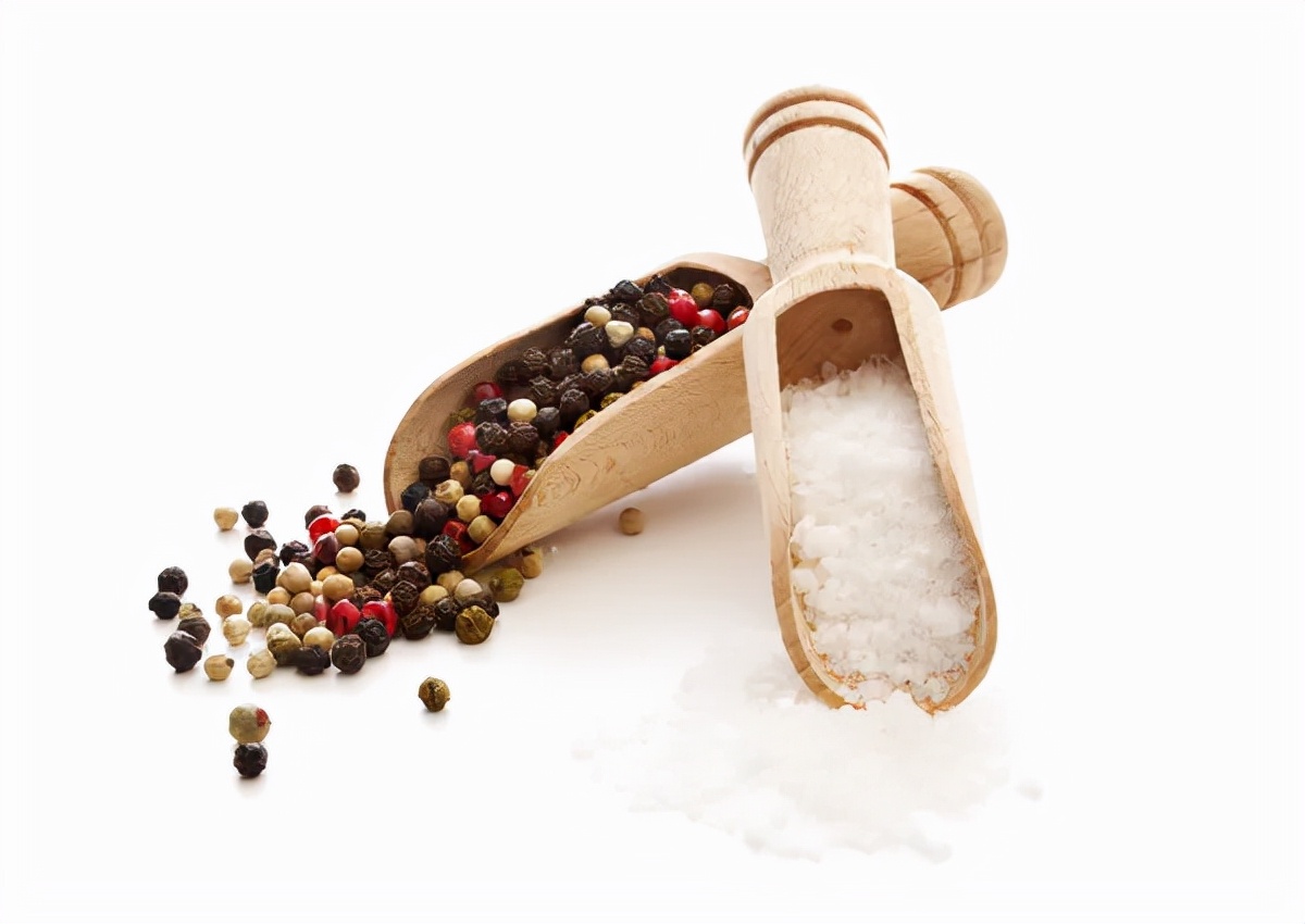 吃肉一盘,不如吃胡椒一勺!黑色补肾温脾,白色散寒健胃,不是芝麻