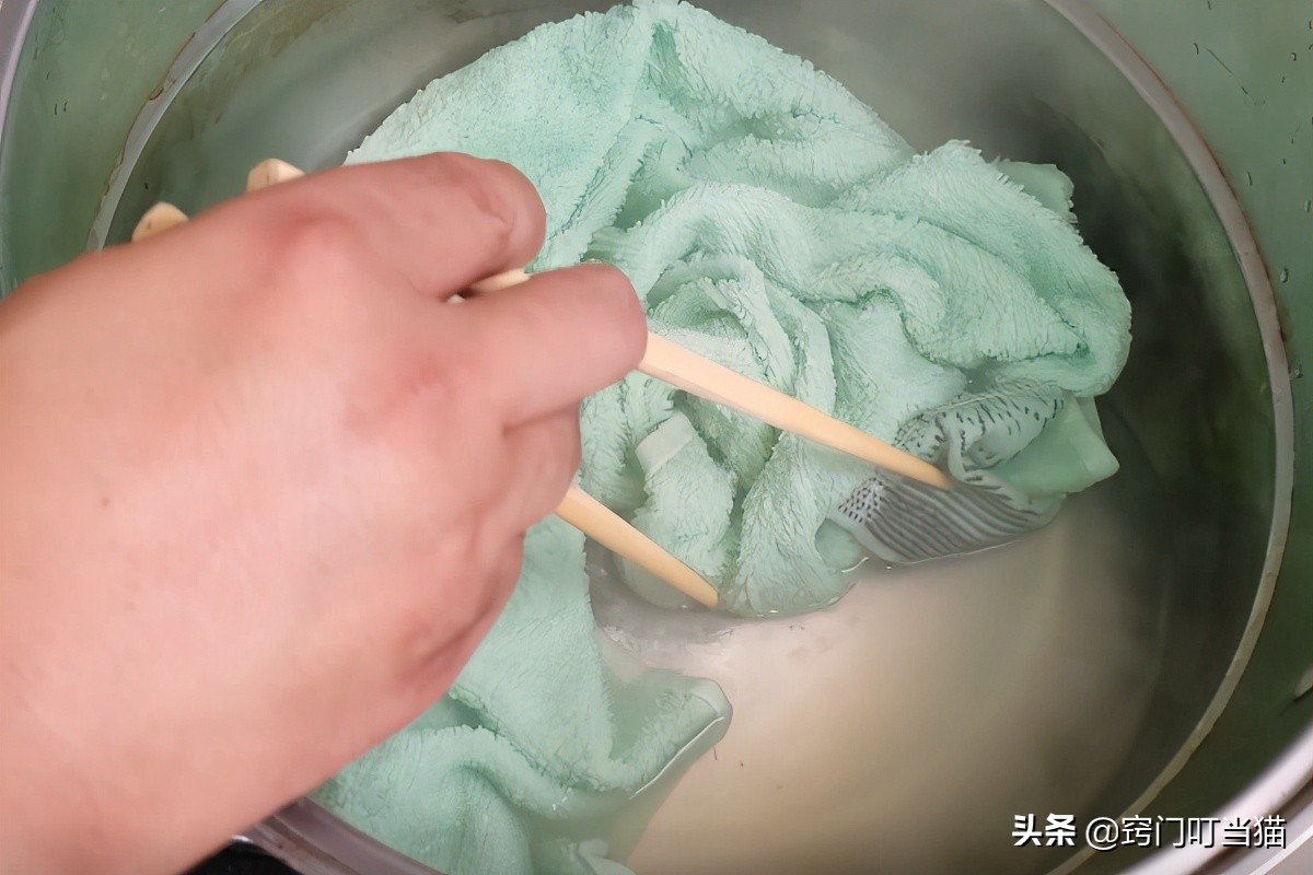 不管毛巾多脏多黄都洗干净,毛巾黄渍清洗小妙招