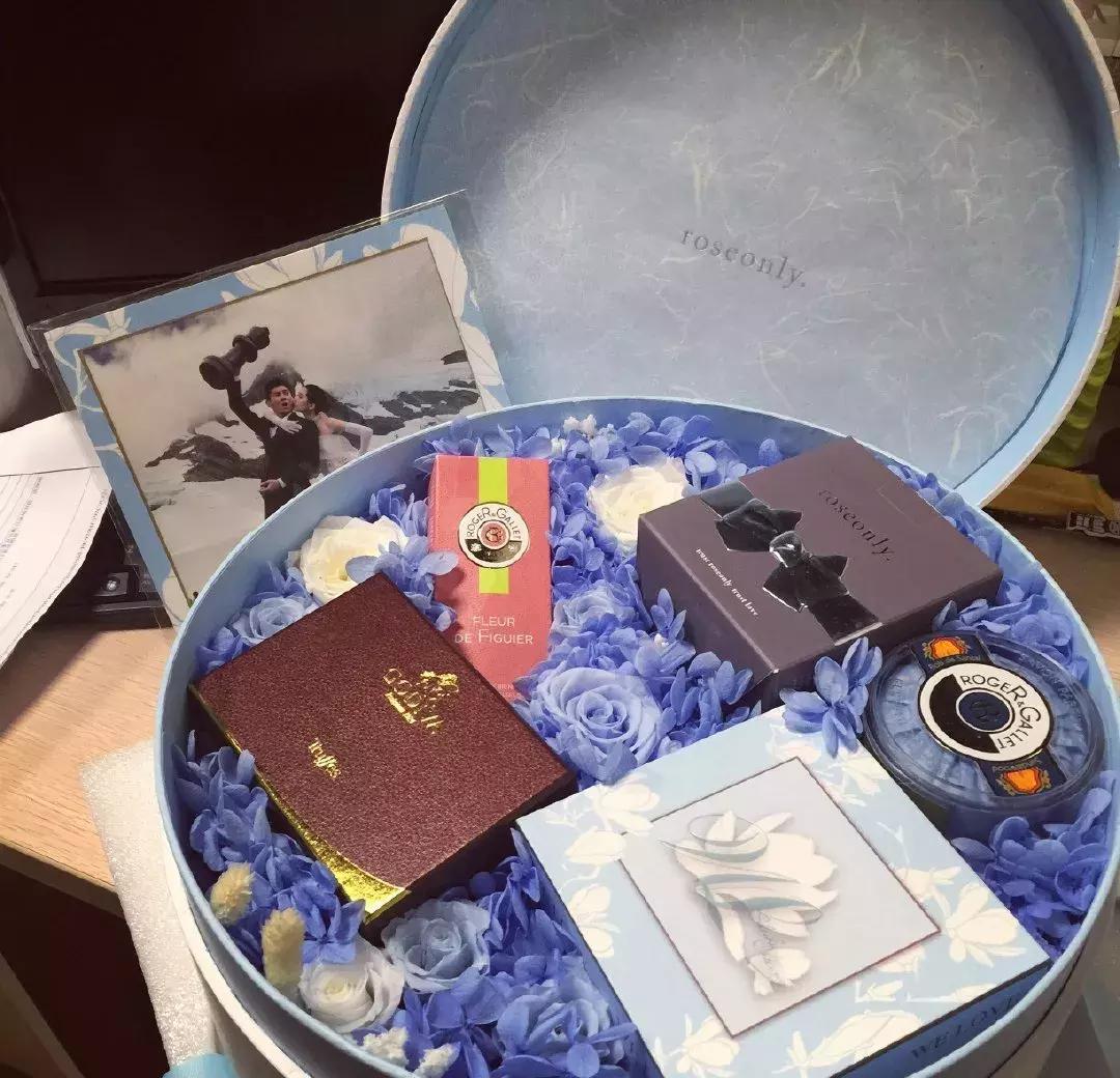 一堆伴手礼,有什么看着很值钱的伴手礼