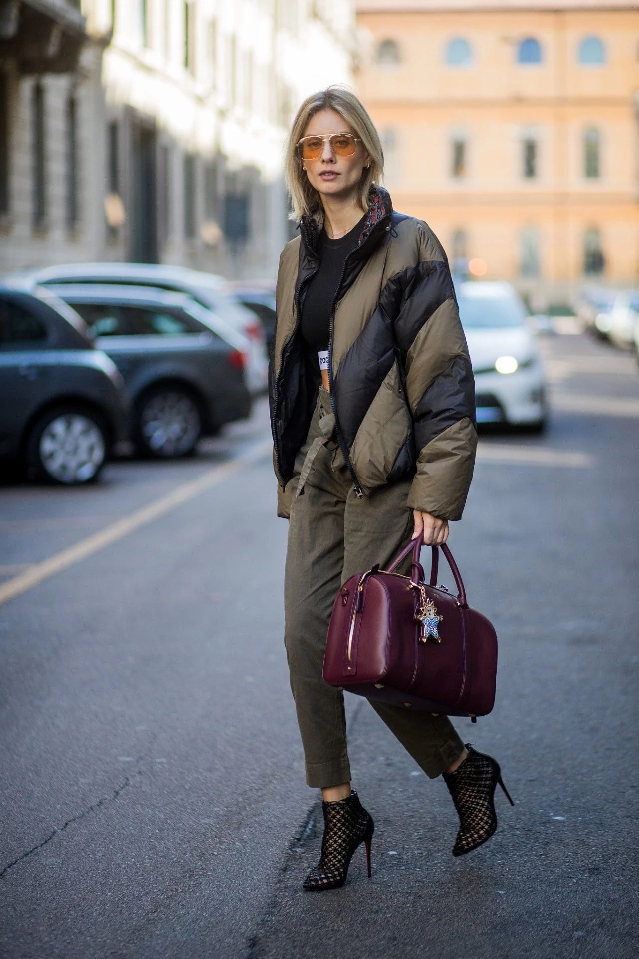 150斤面包服显瘦,面包服加直筒裤