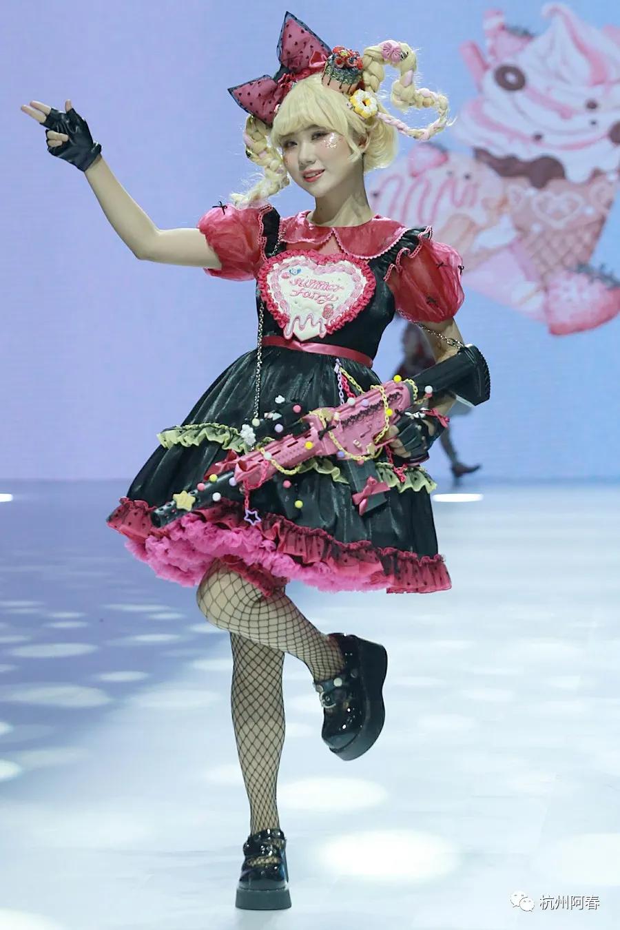 国际时尚周巴黎,时装周秀场