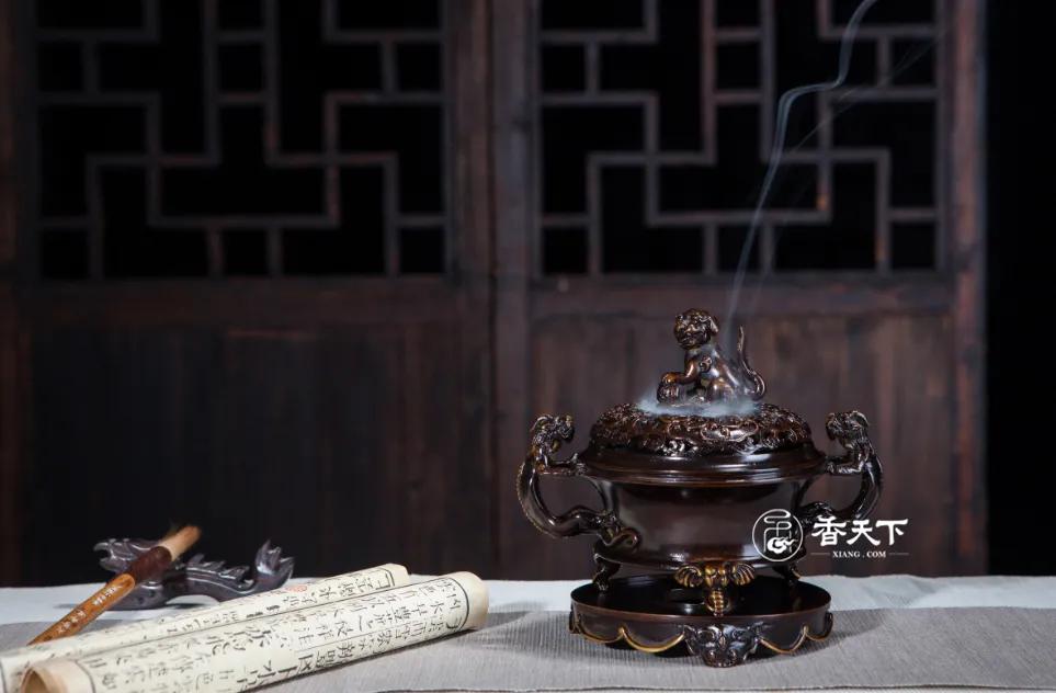香炉玲珑雅致,香炉怎么陈设
