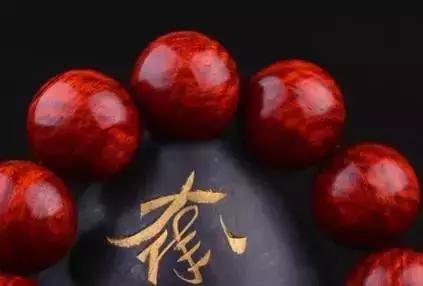 玛瑙手串十大灵性手串排名,木质手串排名黑檀手串