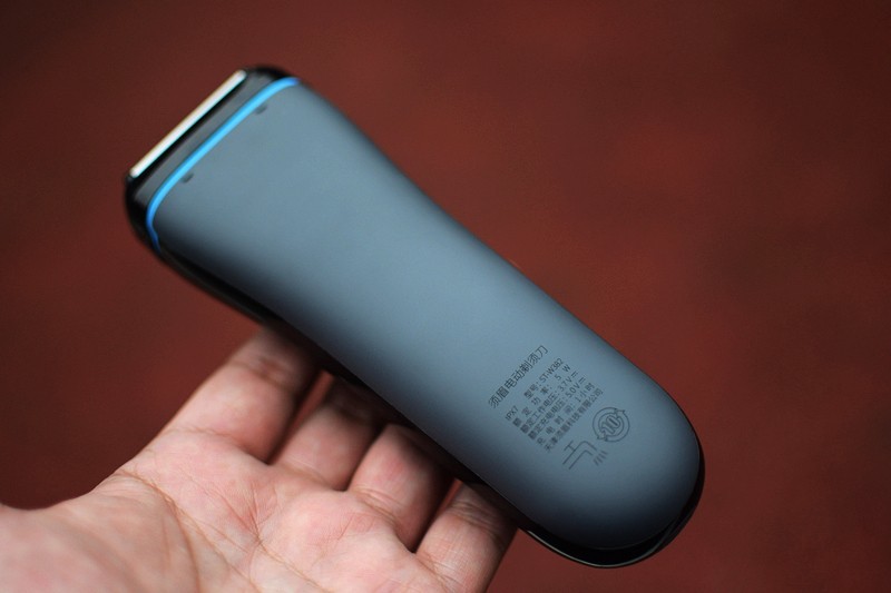 须眉往复式剃须刀多少钱 (须眉往复式剃须刀剃不干净)