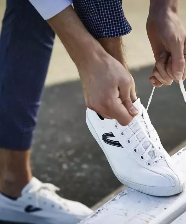 这双“穿越”百年的小白鞋，真想穿到地老天荒