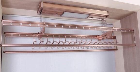 房子装修好怎么安装晾衣架,房子阳台装哪种晾衣架好