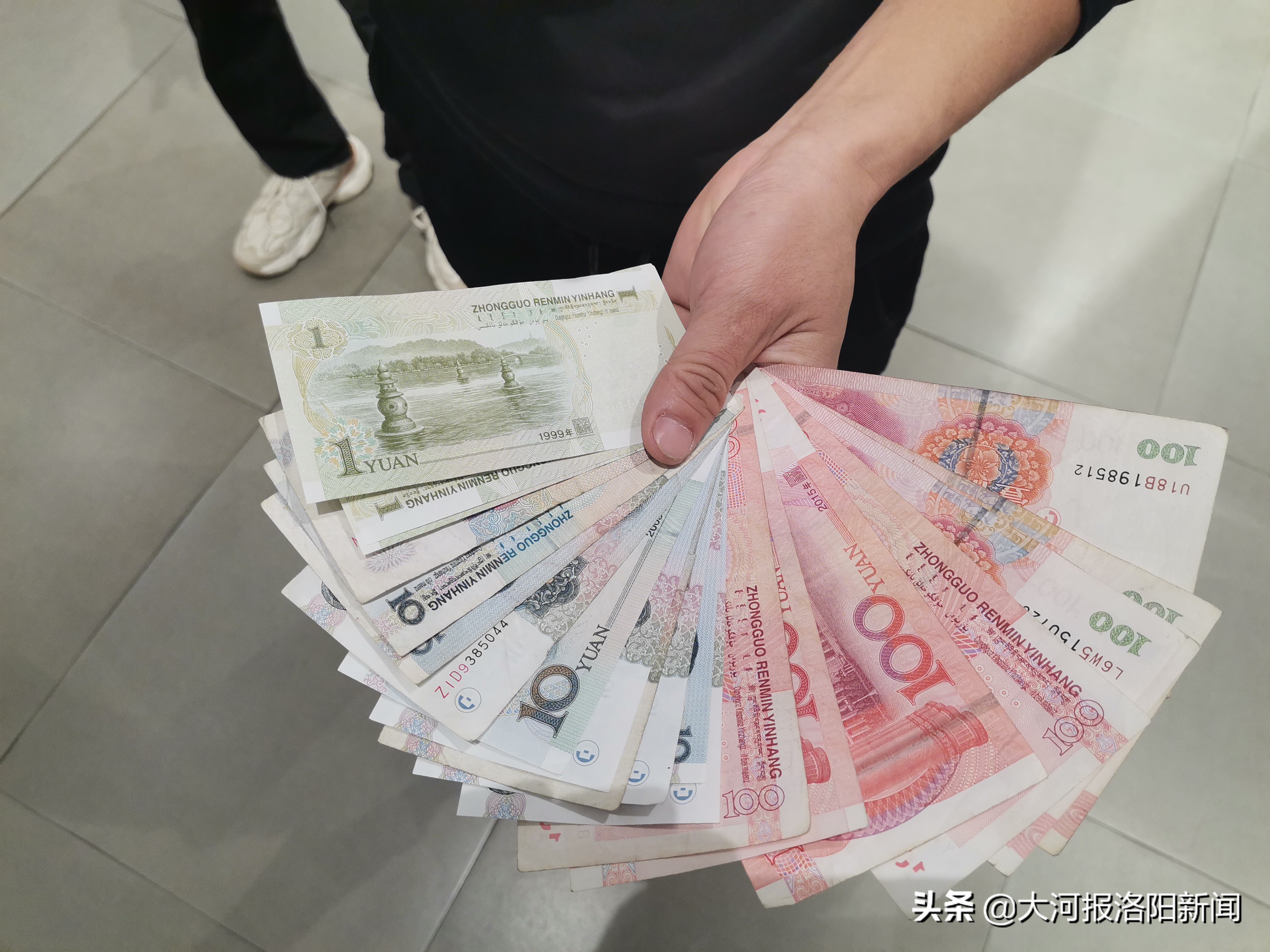 阿迪达斯三道杠纠纷,阿迪达斯三条杠事件