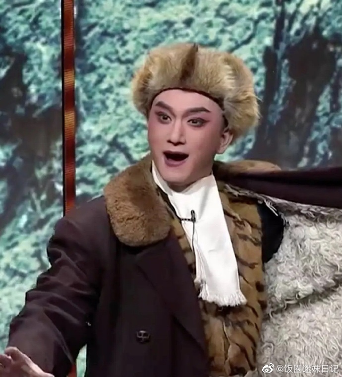 贾玲历年春晚回顾,贾玲春晚表情包动图