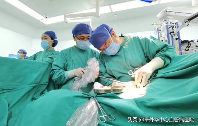 漏斗胸鸡胸矫正术,少年漏斗胸非手术治疗办法