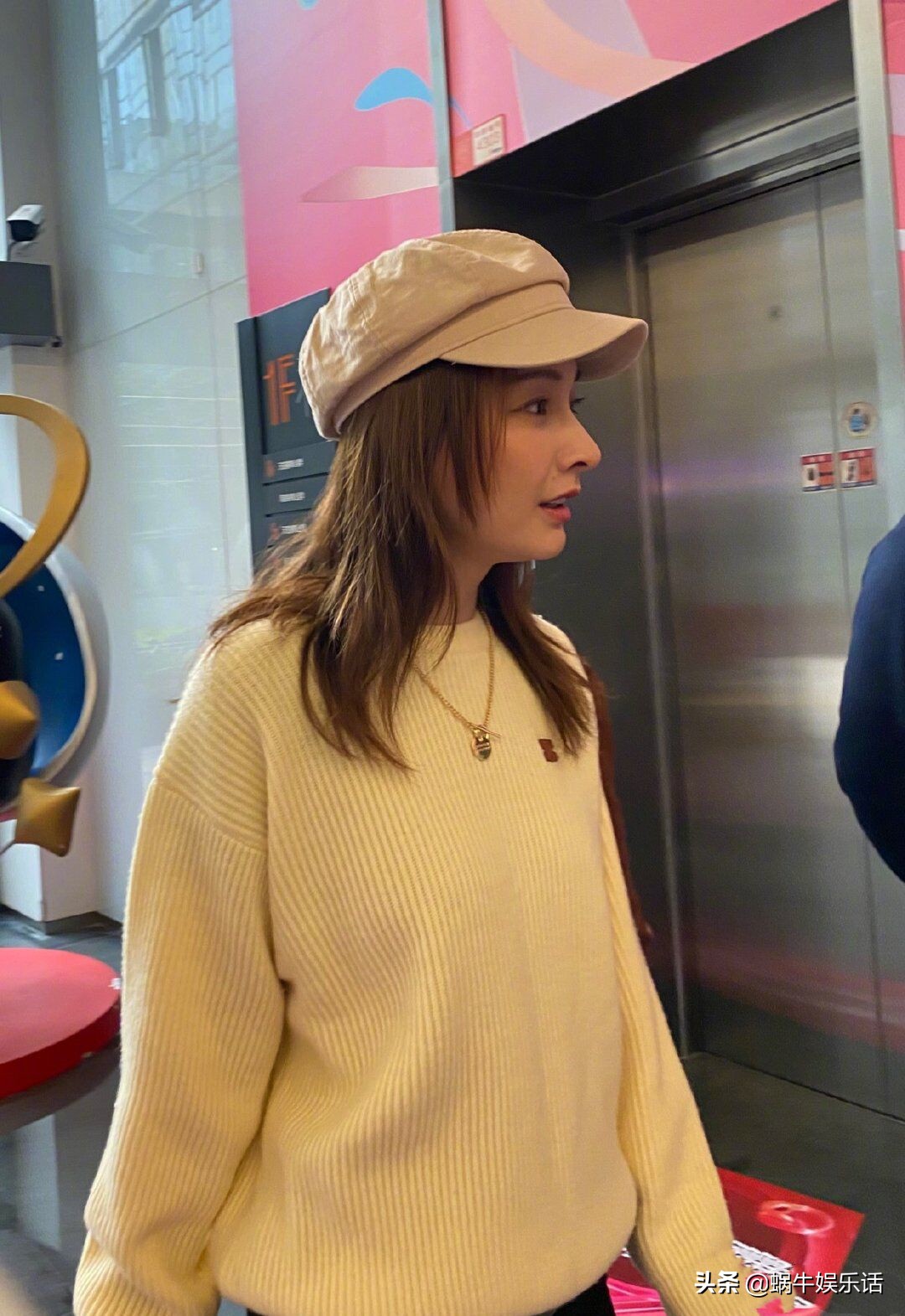 杨幂生图和路人对比照,杨幂生图引起热议