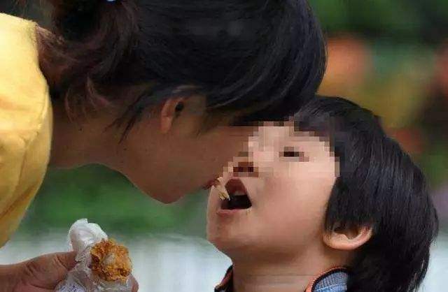 三岁多儿童胃出血怎么治,小儿胃出血怎么处理