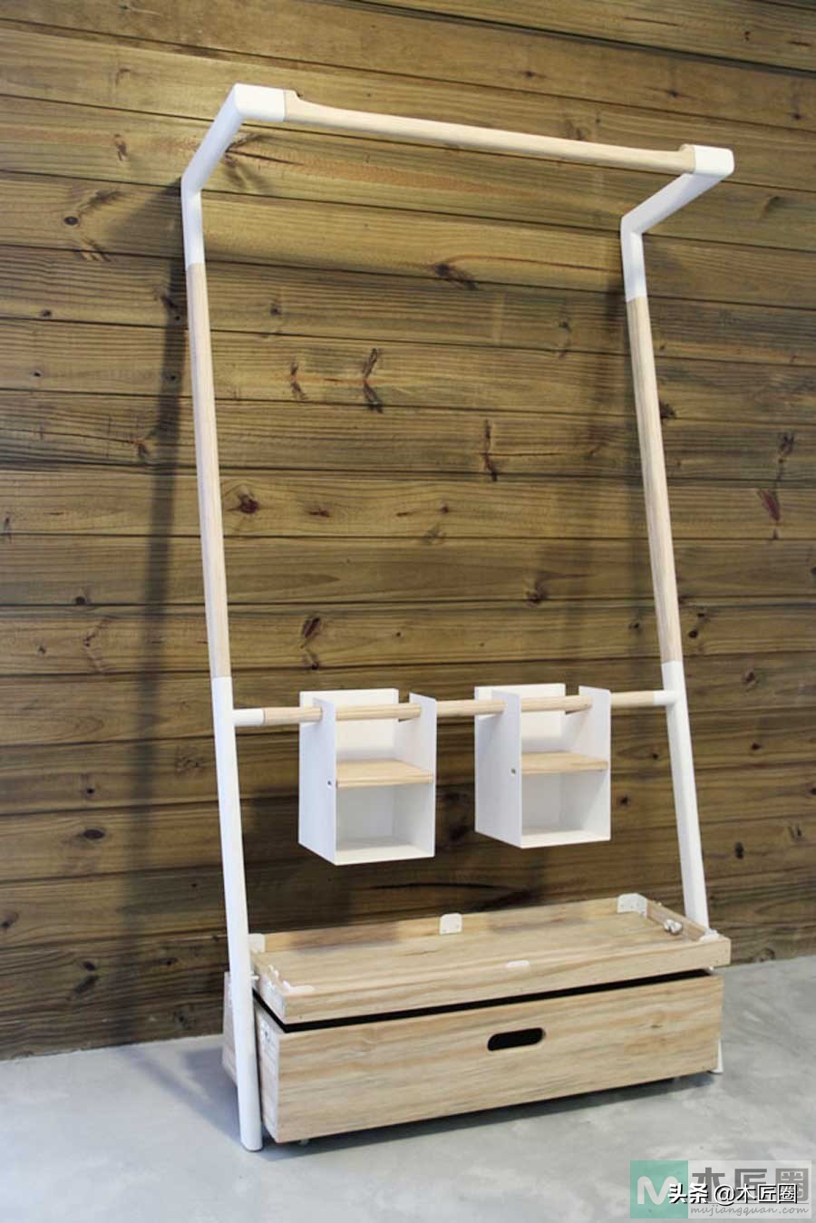 AraraNomade便携式衣架,简单的收起来,提上就走