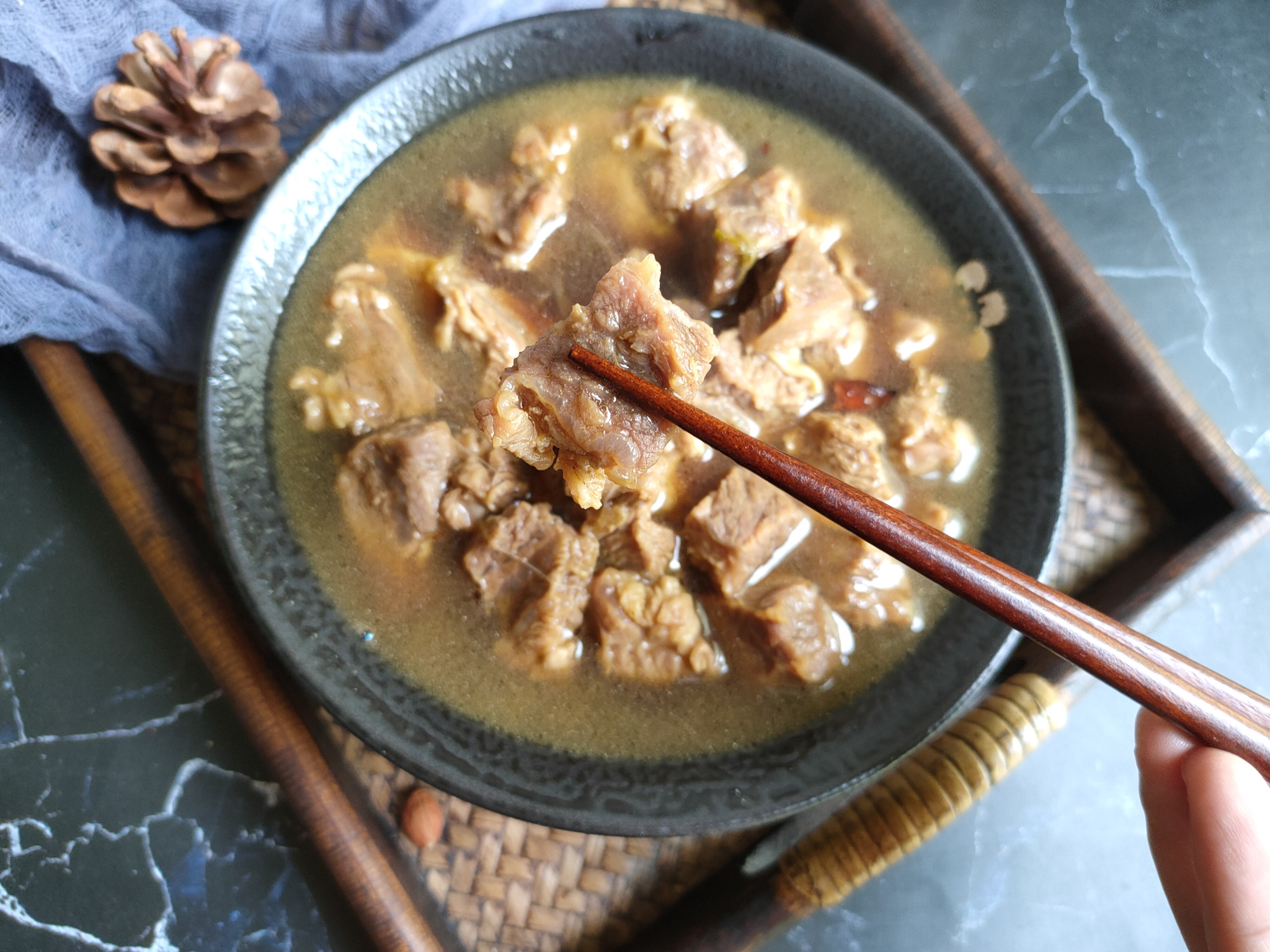 炖牛腩怎样不油,炖牛腩怎么不缩水