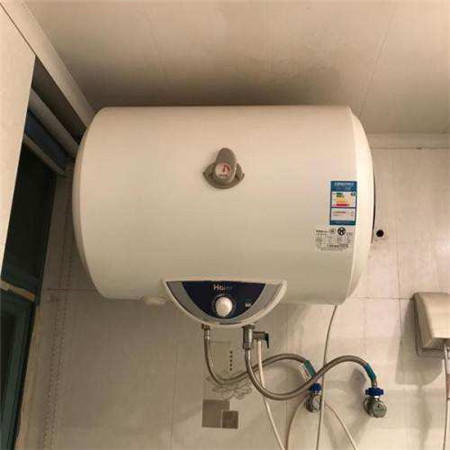 电热水器洗澡出水少、不热怎么办?跟老师傅学一招,一修便好