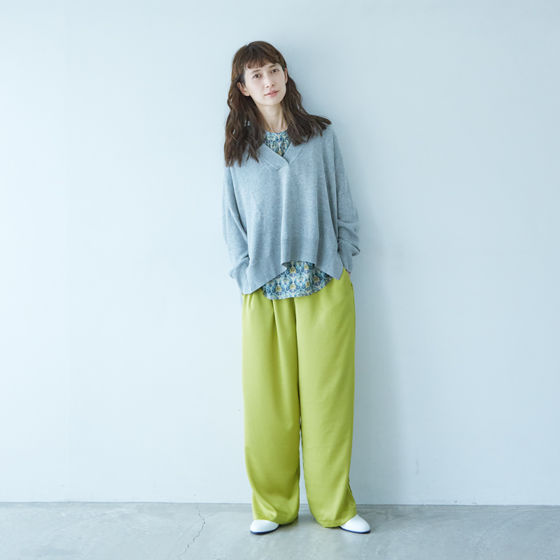 在日本生活中怎么穿衣,复古缎面长裤穿搭