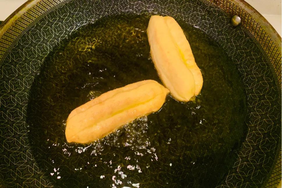 油饼油条怎么做酥脆松软完整教程,发面油条饼怎么做酥脆松软