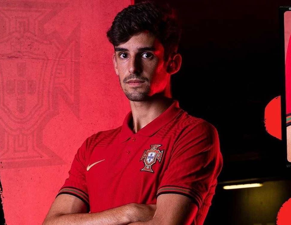 葡萄牙0-1西班牙,葡萄牙0-1摩洛哥c罗越位破门