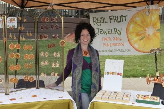 她把水果变成了“宝石”，6年卖出3143件，成美国最畅销的首饰