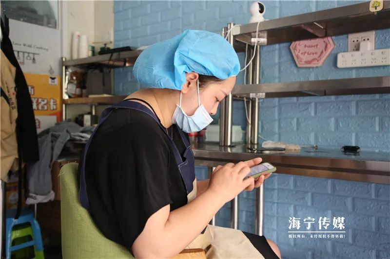 开了宝马卖凉皮,90后小伙创业卖凉皮