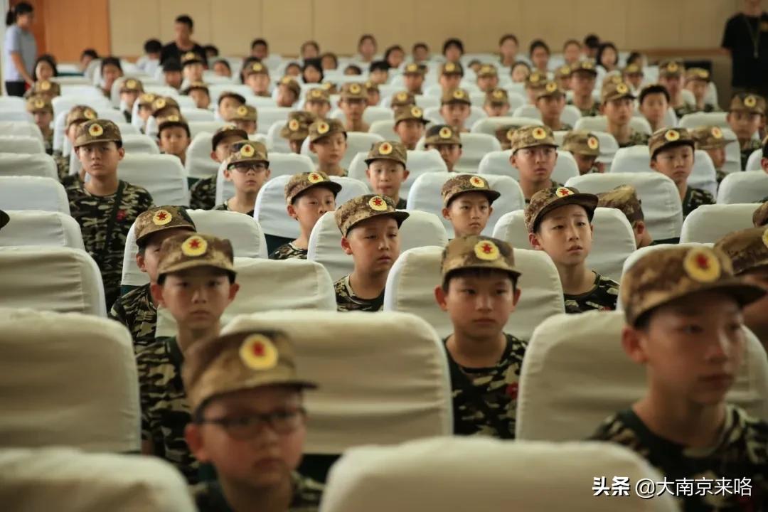 江苏教育频道特种兵军事夏令营,小小特种兵夏令营江苏广电