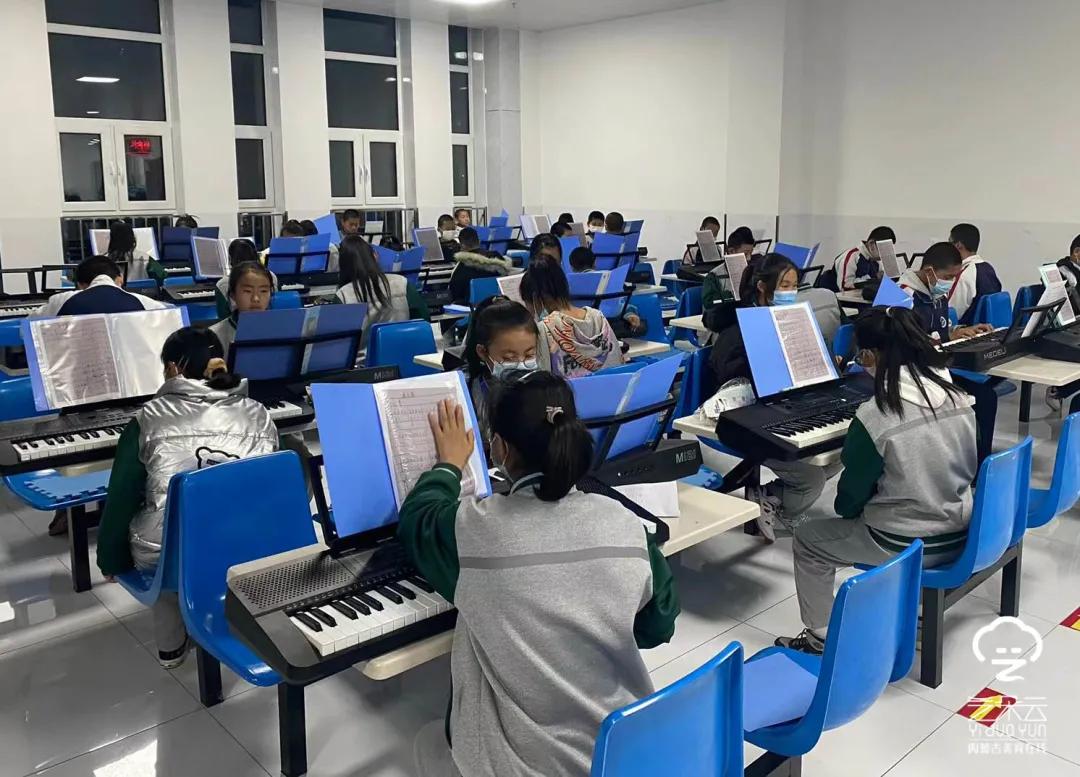 扎赉特旗音德尔第七中学初二三班,扎赉特旗音德尔镇第七中学