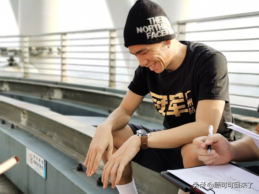 爬楼大赛是什么？来华为旗舰店寻找答案