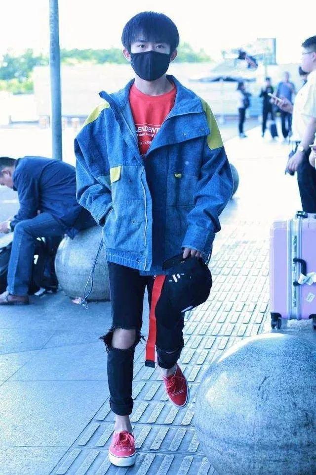 supreme联名日系闪电潮牌,潮牌supreme哪些是真的