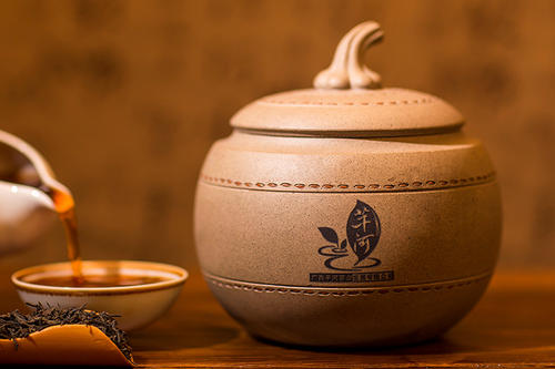 喝黑茶什么时间喝最适合,喝黑茶用什么煮