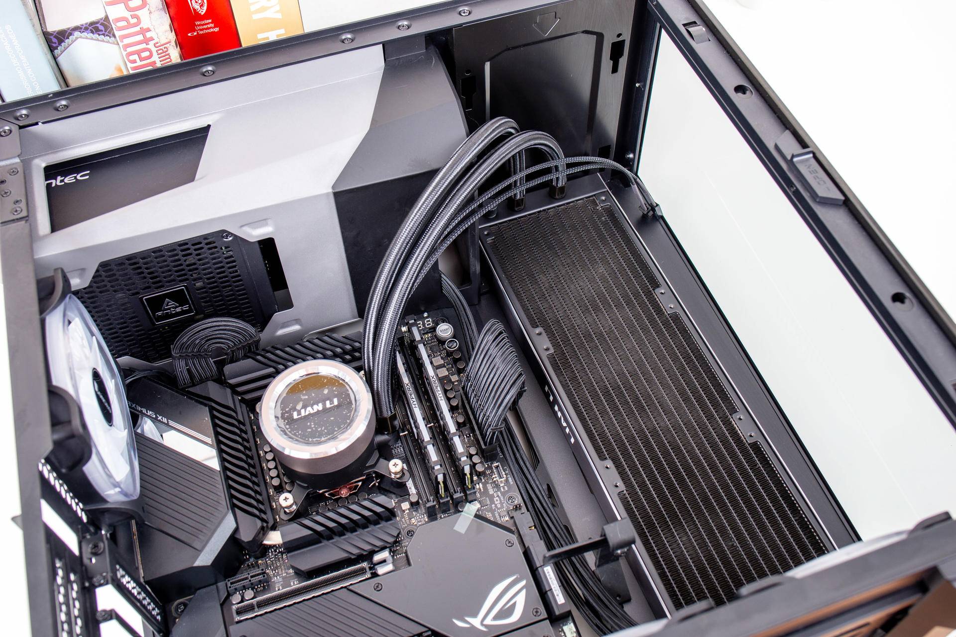 联力极圈二代lcd360水冷,联力极圈360水冷测评