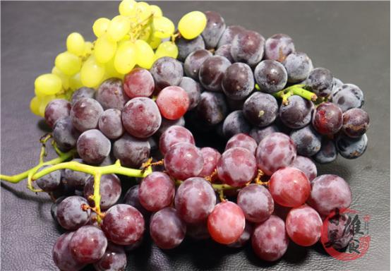 葡萄是大颗粒好还是小颗粒好,葡萄大粒无籽甜度对比