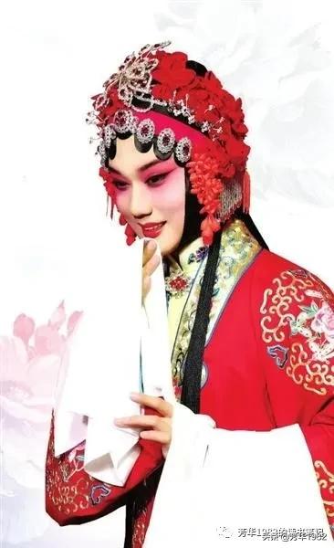 弹破庄周梦两翅驾东风,弹破庄周梦两翅驾东风三百座名园