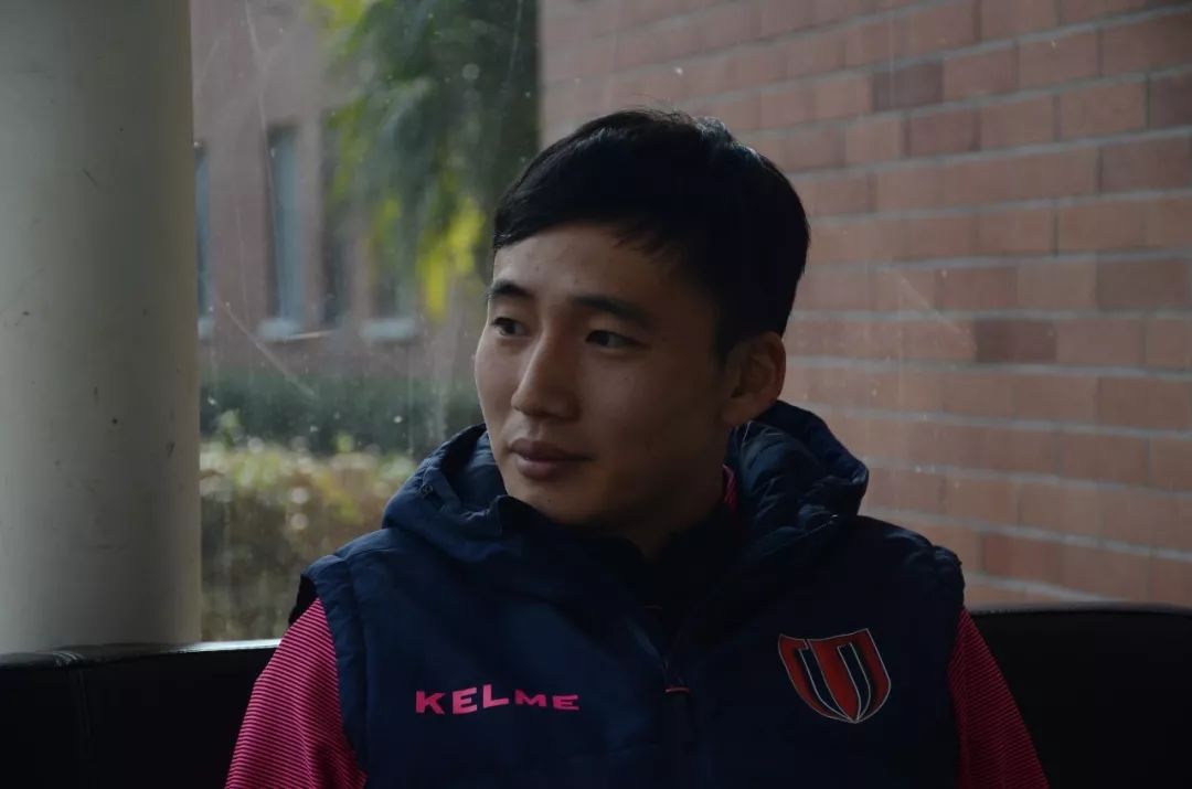 失业四次、卖过卤菜……30岁的他们依然为足球梦想努力