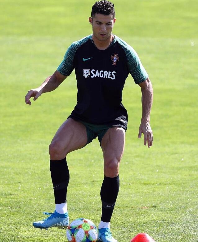 这个站在足坛巅峰的男人,身价翻了数十倍,34岁还有18岁的身体?