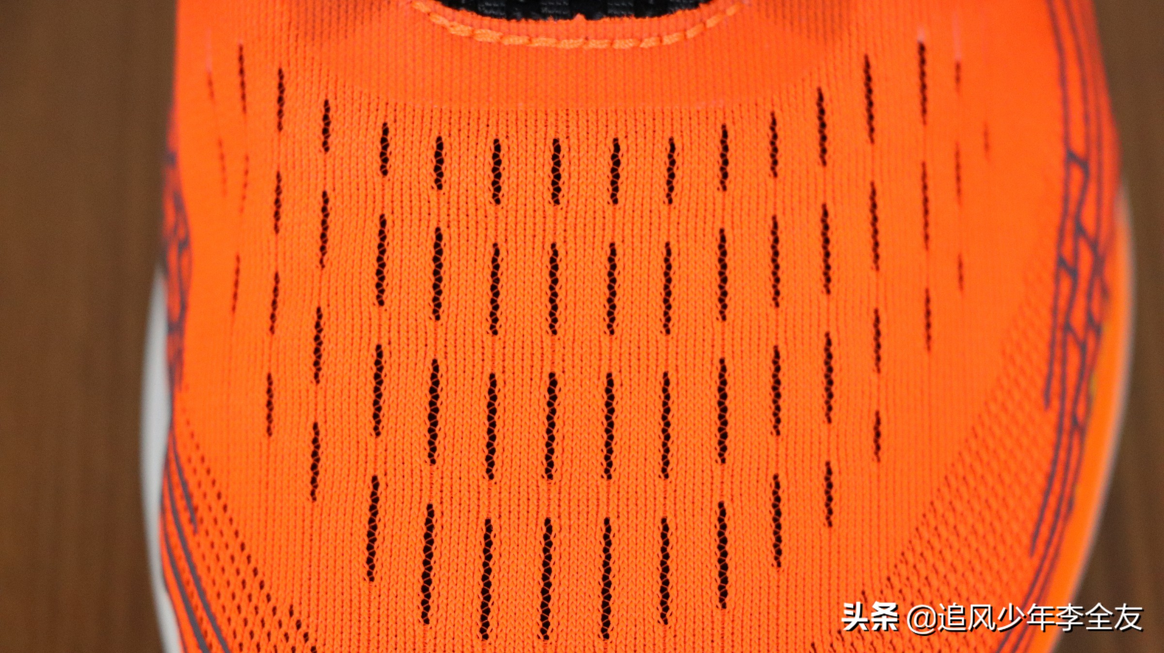 李宁冲云跑鞋和李宁赤兔4哪个好,李宁赤兔5pro在跑鞋中是什么档次